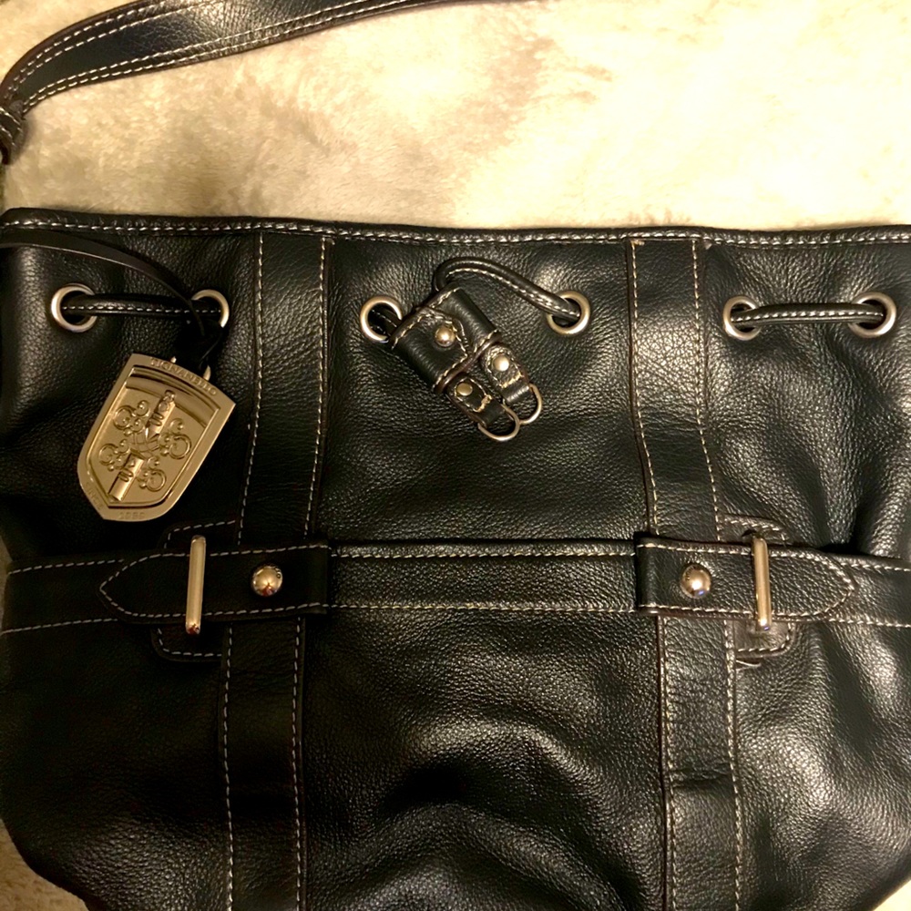 Black shoulder bag
